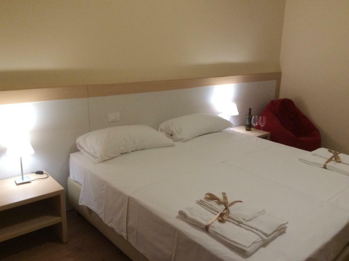 B&B Il Mondo Di Ross เวโรนา ภายนอก รูปภาพ