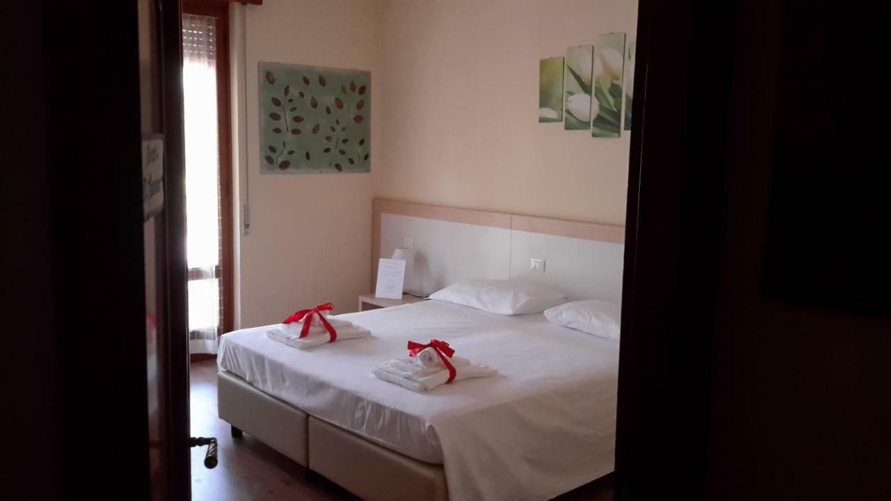 B&B Il Mondo Di Ross เวโรนา ภายนอก รูปภาพ
