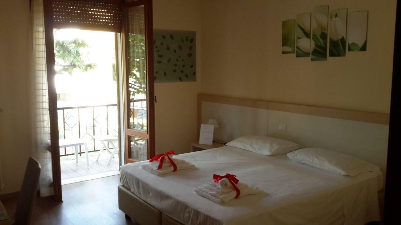 B&B Il Mondo Di Ross เวโรนา ภายนอก รูปภาพ