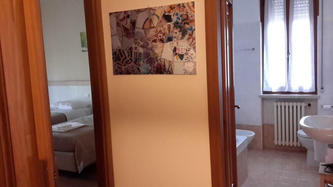B&B Il Mondo Di Ross เวโรนา ภายนอก รูปภาพ